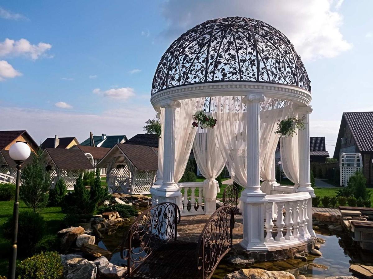 Готельно-Ресторанний Комплекс Прованс Парк Potschajiw Exterior foto
