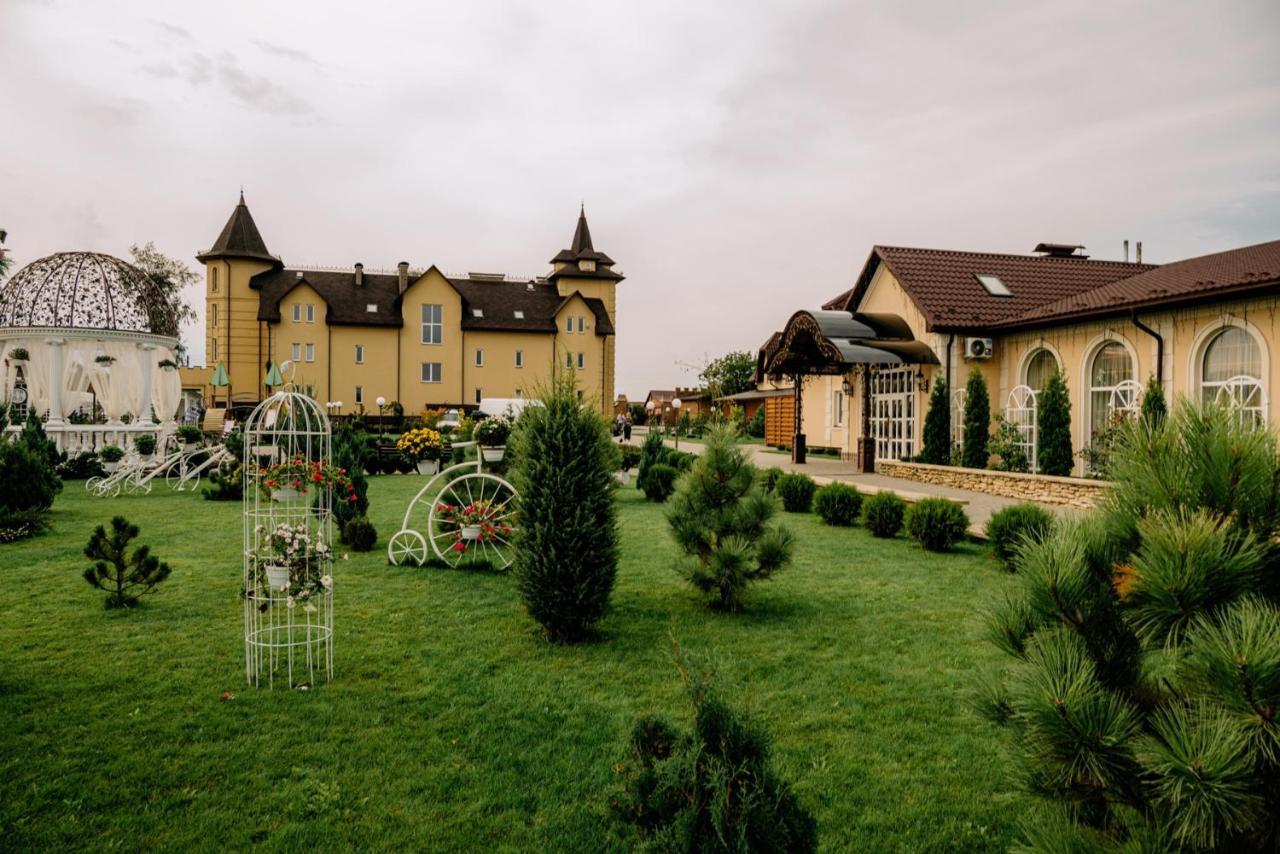 Готельно-Ресторанний Комплекс Прованс Парк Potschajiw Exterior foto