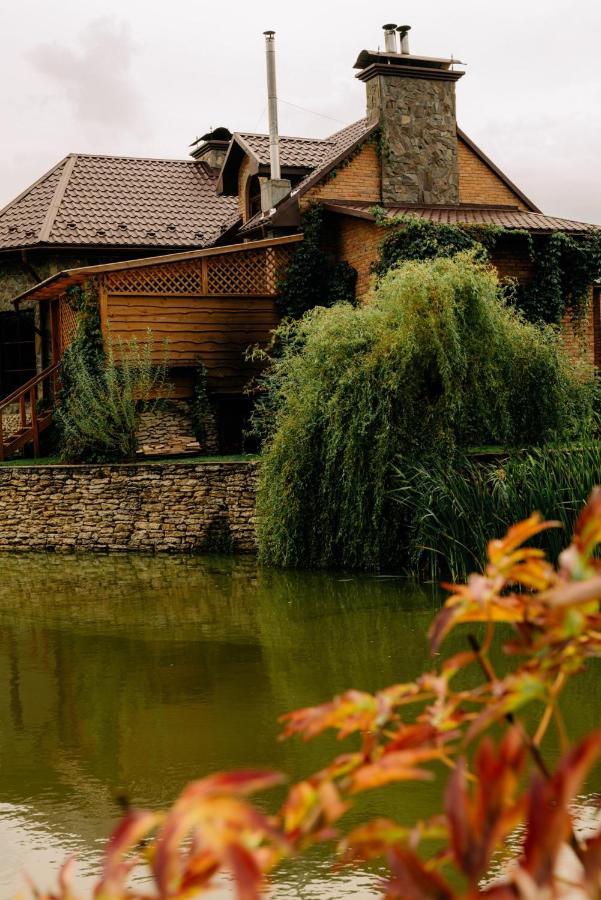 Готельно-Ресторанний Комплекс Прованс Парк Potschajiw Exterior foto