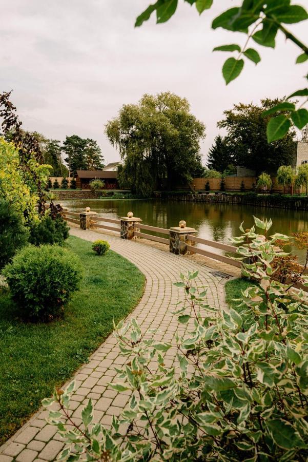 Готельно-Ресторанний Комплекс Прованс Парк Potschajiw Exterior foto