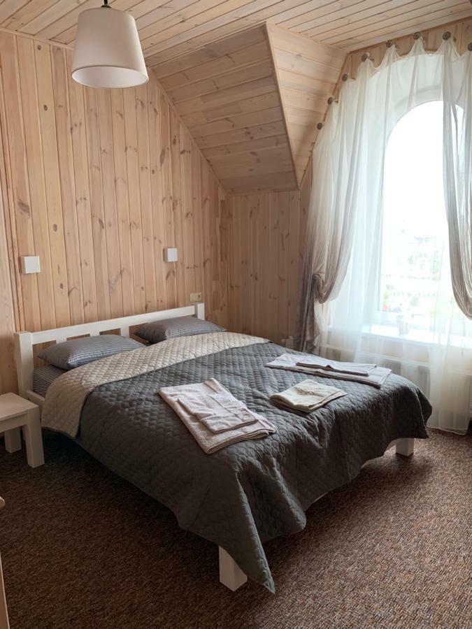 Готельно-Ресторанний Комплекс Прованс Парк Potschajiw Exterior foto